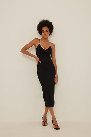 Black Midikjole med V-hals