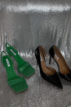 Green Slingback-Absätze Mit Eckiger Spitze