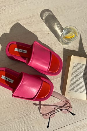 Strong Pink Slipper mit Klettverschluss