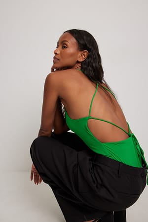 Light Green Body mit gekreuzter Rückenpartie