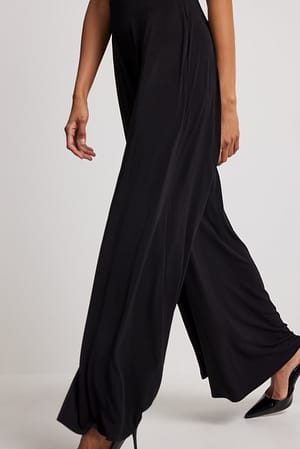 Black Bandeau-Overall mit weitem Bein