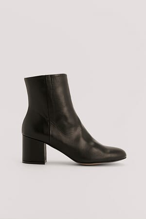 Botines básicos de cuero