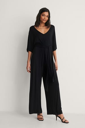 Black Jumpsuit med bæltedetalje