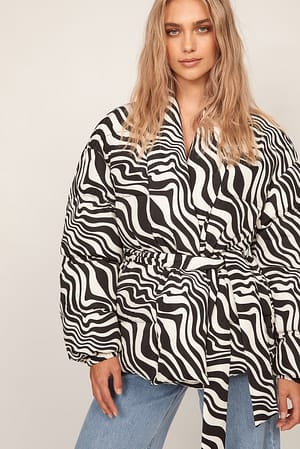 Swirl Black/White Vadderad jacka