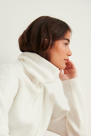 Offwhite Cárdigan de punto con cremallera y cuello grande