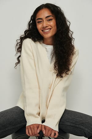Offwhite Recycled boxig stickad kofta med ficka
