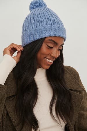 Dusty Blue Gorro conm pompón chunky