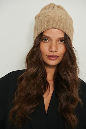Beige Chunky ribbad beanie