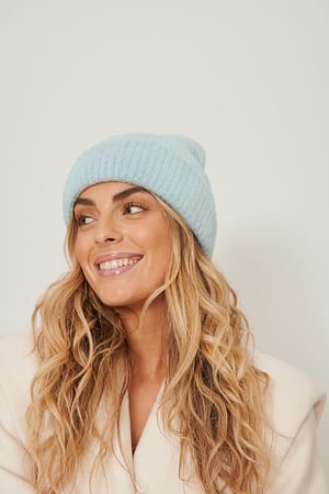Light Blue Beanie-Mütze