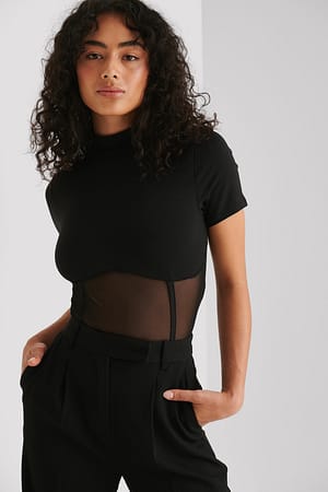 Black Kurzes Top mit Mesh-Detail
