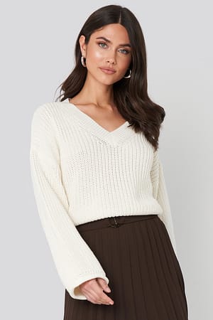 Offwhite Kurzer Strickpullover mit U-Boot-Ausschnitt
