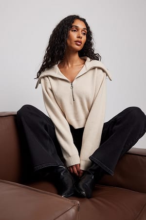 Light Beige Cropped Pullover mit Reißverschluss