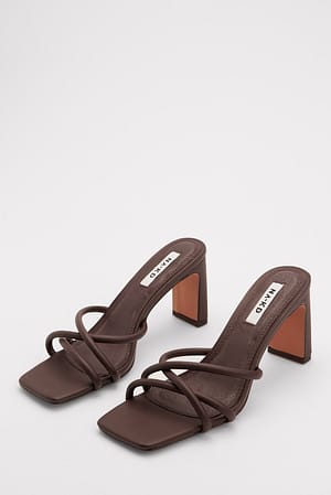 Brown Sandaler med remmar