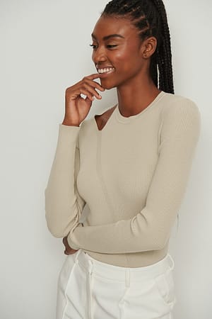 Beige Leichter Cut-Out-Strickpullover