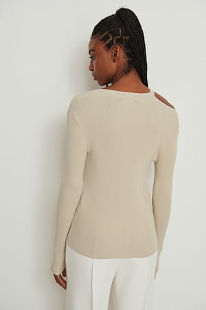 Image 2 of 5