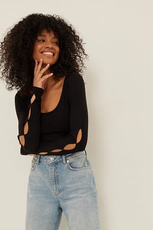 Black Geripptes Cut-out-Top