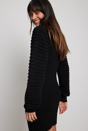 Black Strickminikleid mit detaillierten Ärmeln