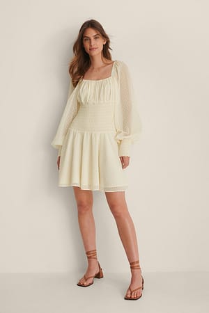 Gesmoktes Dobby-Minikleid