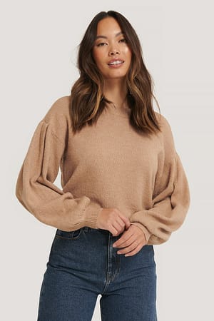 Beige Strikkjole Med Nedsænket Skulder