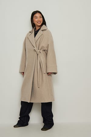 Beige Kåpe med nedsenket skulder