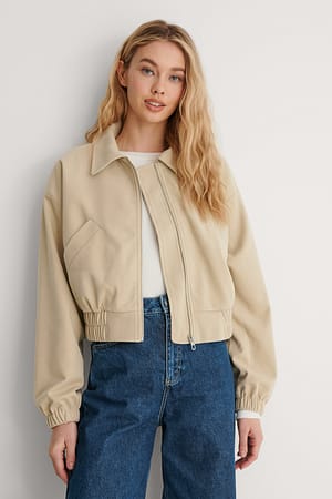 Light Beige Kurze Jacke Mit Elastischem Bund