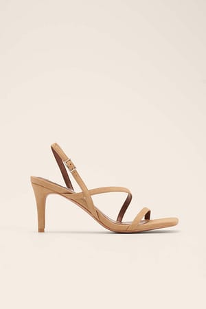Light Beige Schuhe Mit Absatz Und Riemchen Aus Kunstleder