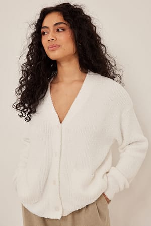White Lodden strikket cardigan med lomme