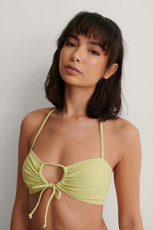 Pale Green Bikinitop Met Strik Aan De Voorkant
