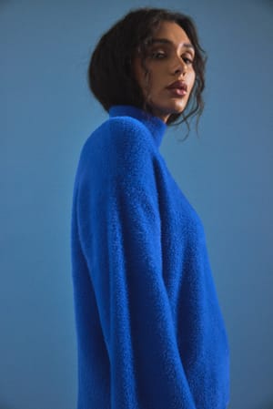 Blue Pull en maille duveteuse à encolure ronde