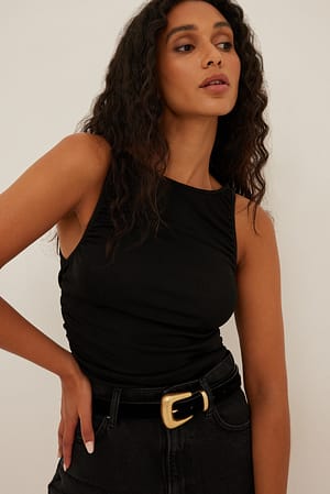 Black Singlet mit gerafftem Detail