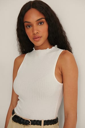 Offwhite Top de cuello alto con detalle babylock