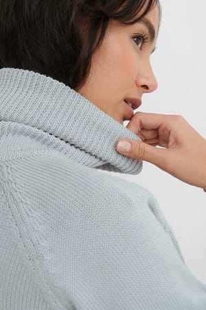Højhalset Strikkjole