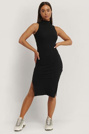 Black Recyceltes hochgeschnittenes ärmelloses Kleid