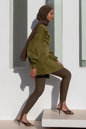 Leggins med detalje og fodstrop