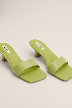 Apple Green Zuecos con tacón bajo