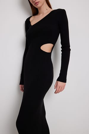 Black Strick-Maxikleid mit Cut-out-Details