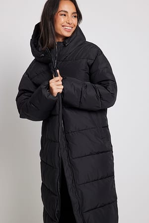 Black Lång vadderad jacka