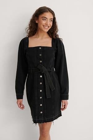 Washed Black Denimkjole med bælte og lange ærmer