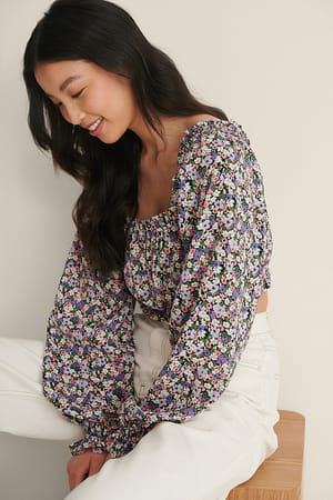 Purple Flower Cropped-Bluse Mit Langen Ärmeln