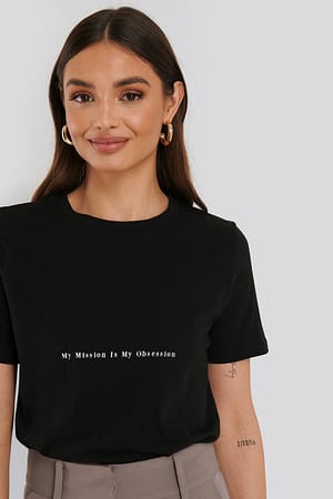 Black T-Shirt Med Print