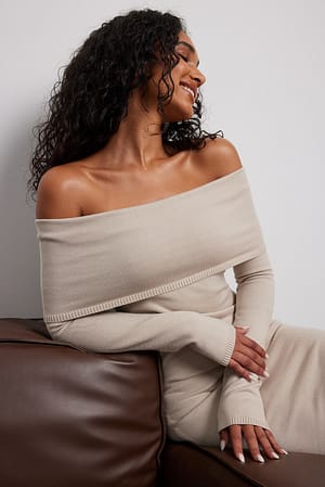 Light Beige Off shoulder minikjole
