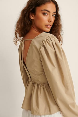 Bluse mit offenem Rücken