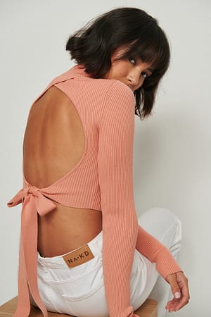 Pink Ripp-Strickpullover mit offenem Rücken