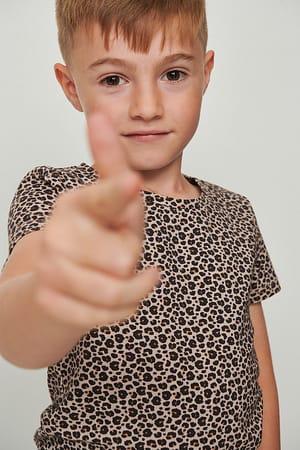 Leopard T-skjorte med trykk