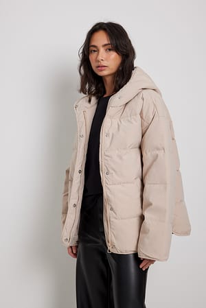 Light Beige Jacke mit gefütterter Kapuze