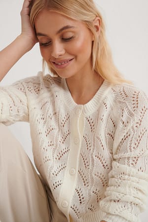 White Strikket Cardigan