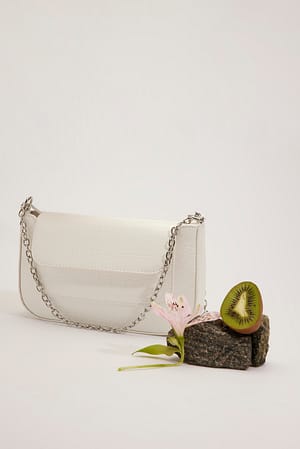 White Bolso baguette con detalle de bolsillo