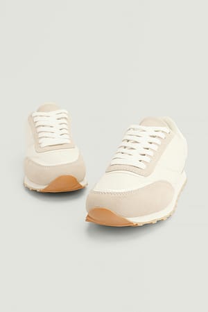Offwhite Gepolsterte Retro-Sportschuhe