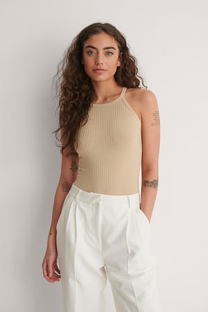 Beige Gerippter hochgeschlossener Body