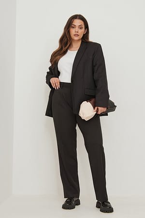Recycelte Anzughose mit mittlerer Taille